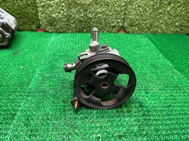 Насос ГУР Toyota 4431050070 3UZ FE