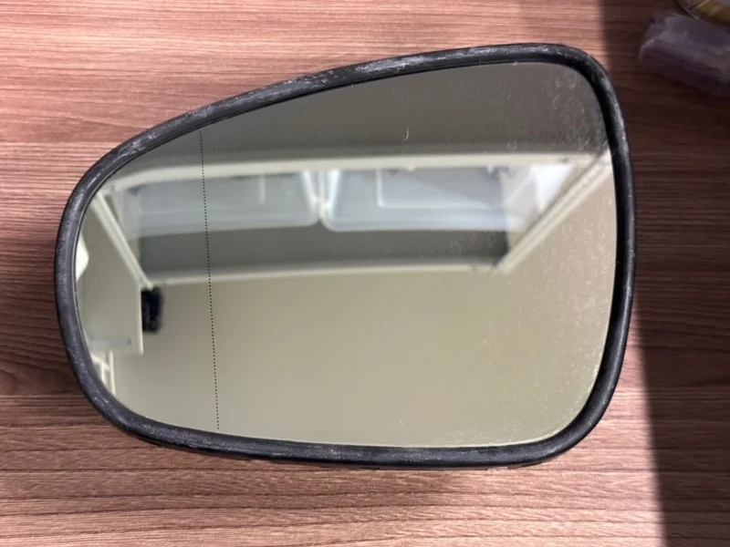 Зеркальный элемент Lexus Gs Es Is Ls 2012-2017 8796130D80, левый