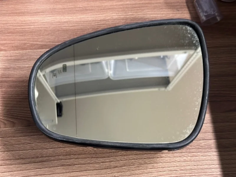 Зеркальный элемент Lexus Gs Es Is Ls 2012-2017 8796130E50, левый