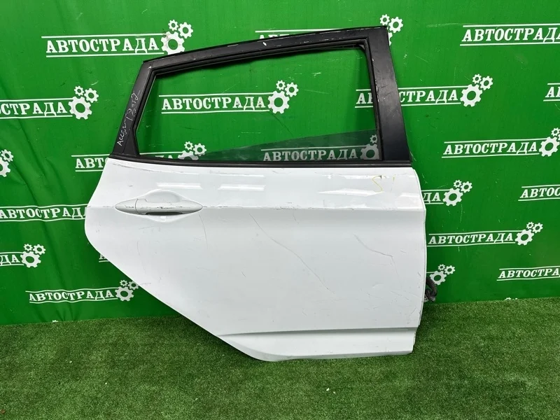 Дверь Hyundai Solaris 2010-2017 770044L200, задняя правая