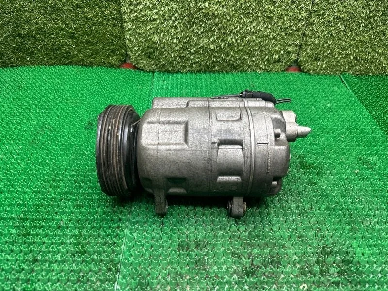 Компрессор кондиционера Volkswagen 1J0820803J