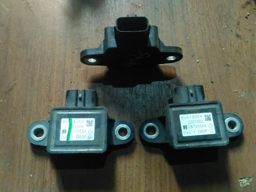 Б.у. датчик курсовой устойчивости MITSUBISHI L200 KB4T MITSUBISHI L200 KB4T