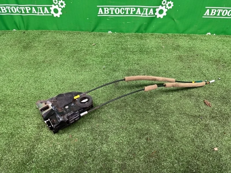 Замок боковой двери Toyota Land Cruiser 2007-2014 6906060110, задний левый