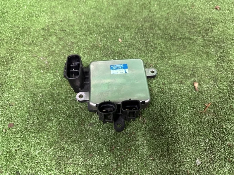 Блок управления вентилятором Toyota 8925730080