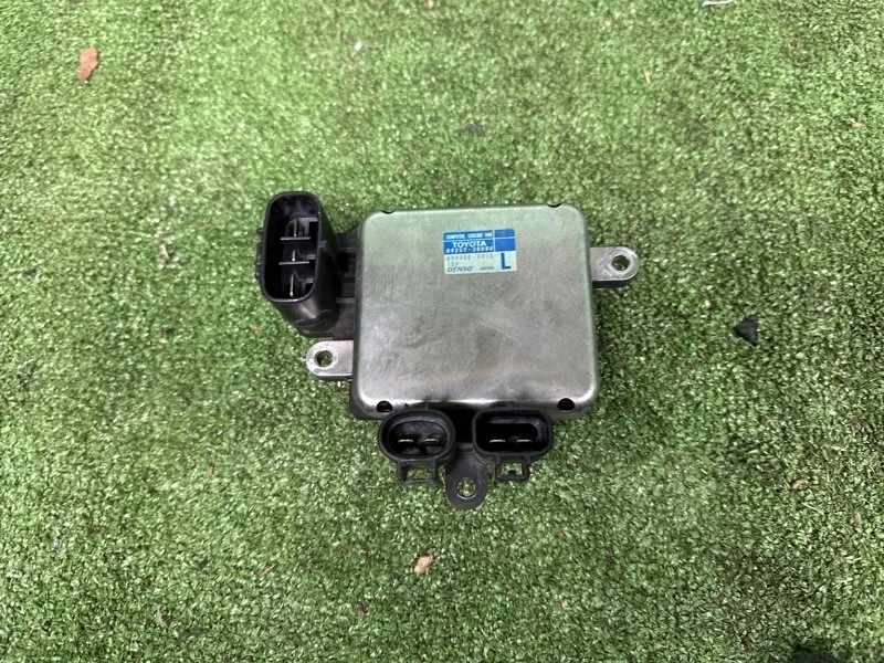 Блок управления вентилятором Lexus 8925730080