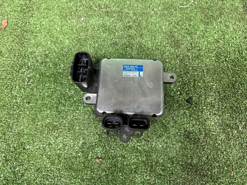 Блок управления вентилятором Toyota 8925730080