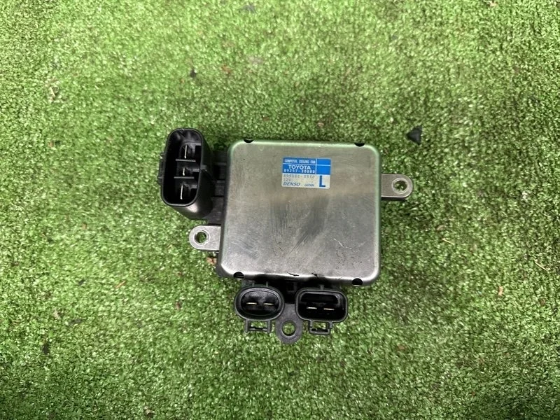 Блок управления вентилятором Toyota 8925730080