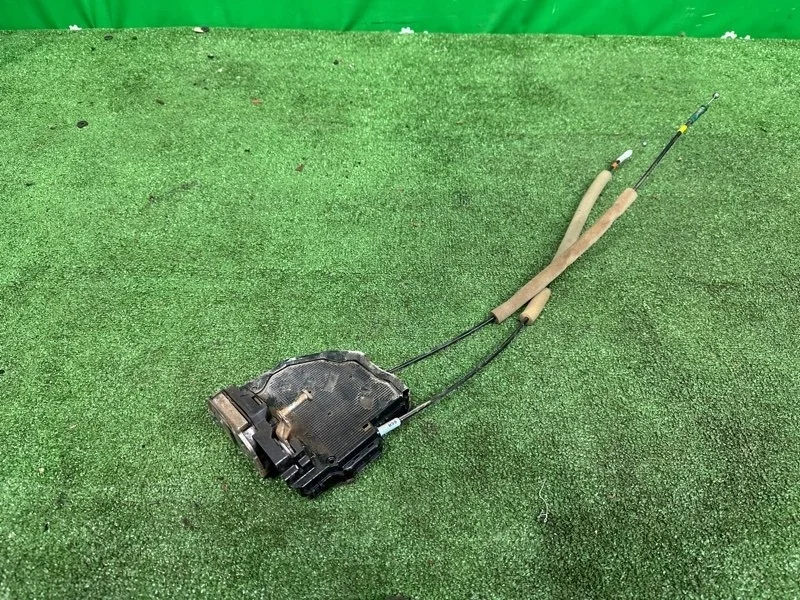 Замок боковой двери Toyota Land Cruiser 200 2007-2014 6905060110, задний правый