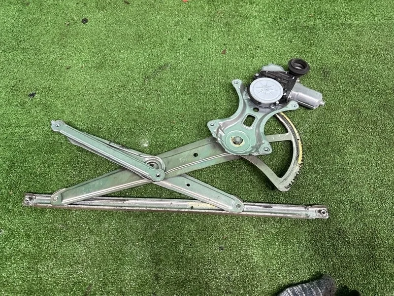 Стеклоподъемник Toyota Land Cruiser 200 2007-2021 6980160080, передний правый