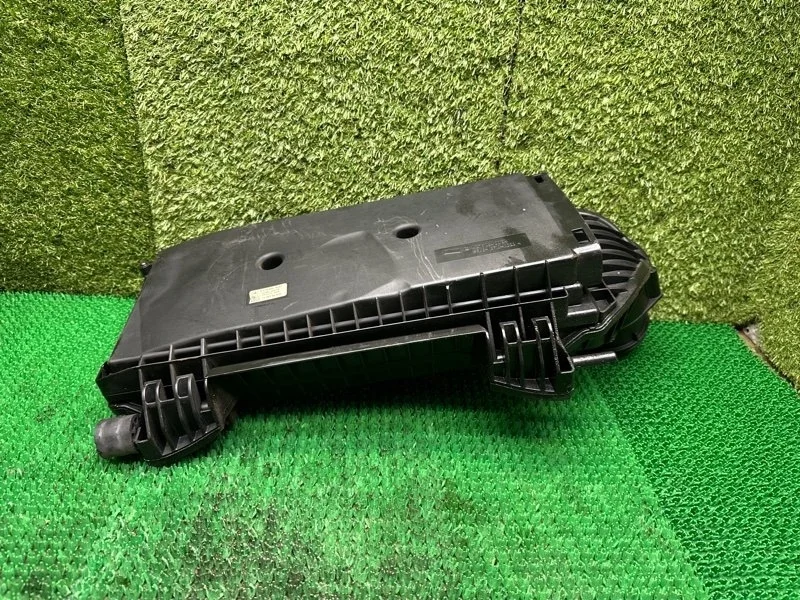 Корпус воздушного фильтра Mercedes A2760901601