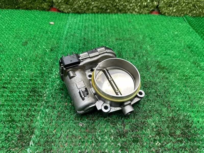 Дроссельная заслонка Mercedes 2008-2018 A2761410125
