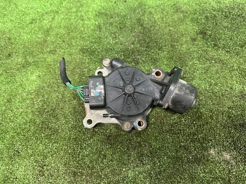 Мотор раздаточной коробки Toyota Land Cruiser 100 1998-2002 3641060061