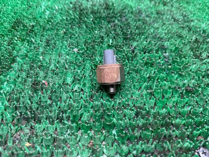 Датчик детонации Toyota 2000-2003 8961530080 3UZ