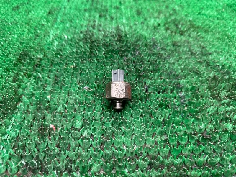 Датчик детонации Toyota 2000-2003 8961530080 3UZ