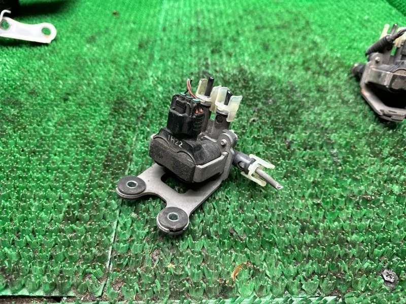 Клапан пневмоподвески Lexus LS 2006-2017 4809530060, передний