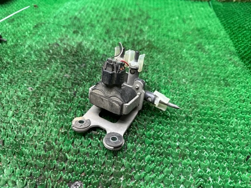 Клапан пневмоподвески Lexus LS 2006-2017 4809530060, передний