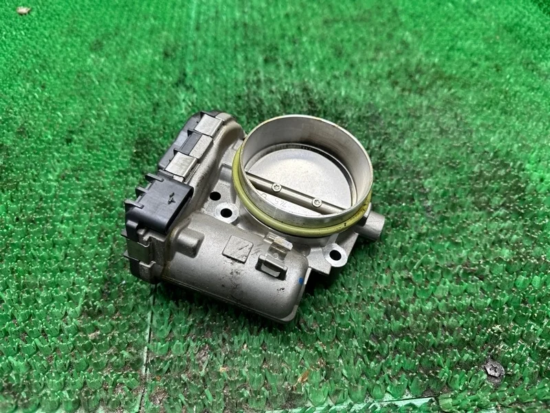 Дроссельная заслонка Mercedes 2008-2018 A2761410125