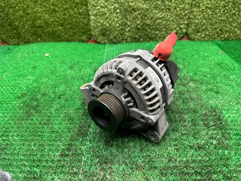 Генератор Land Rover Range Rover 2002-2008 LR124960