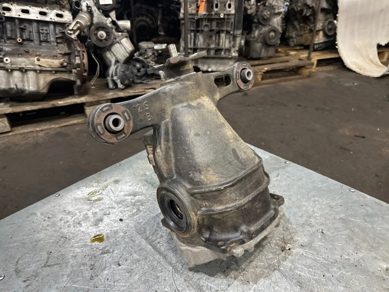 Редуктор Lexus IS-F 2007-2018 4111024250, задний