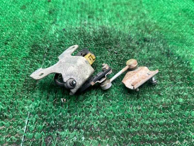 Датчик уровня кузова Mercedes A0045429918, задний