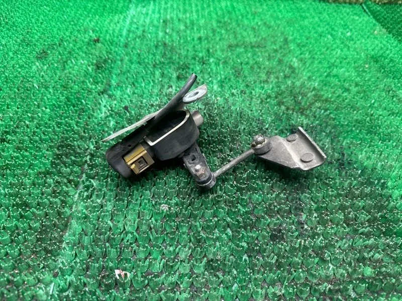 Датчик уровня кузова Mercedes A0045429918, задний