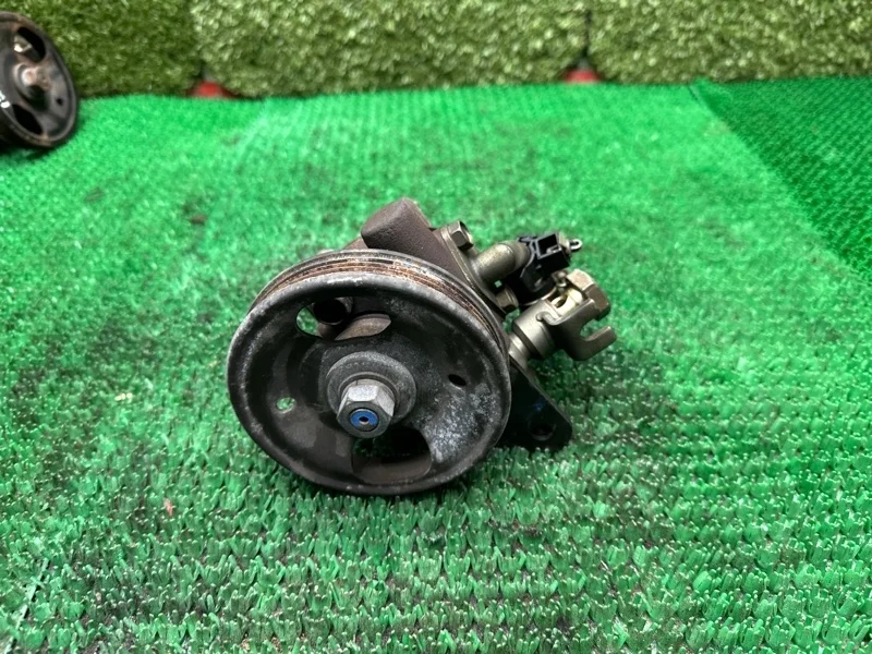 Насос ГУР Nissan Maxima 2000-2006 49110CA000 A33