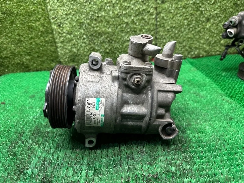 Компрессор кондиционера Volkswagen 1K0820803S