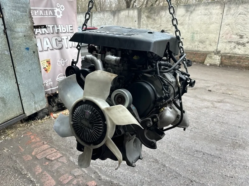 Двигатель Mitsubishi Pajero 1000C814 6G75