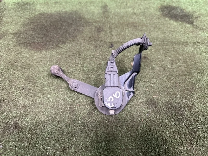 Датчик положения кузова Lexus Es 6 2012-2017 8940733050