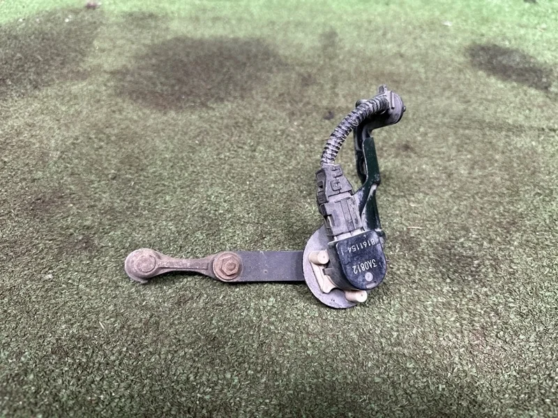 Датчик положения кузова Lexus Es 6 2012-2017 8940733050