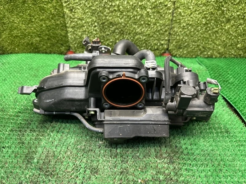 Впускной коллектор LEXUS IS200t 2015-2022 1710136082 8AR FTS