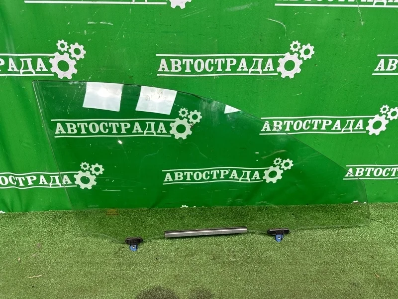 Стекло двери Lexus Gs 2012-2017 6810130830, переднее правое