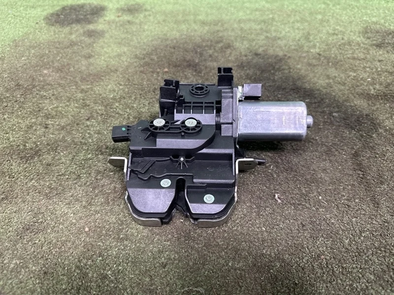 Замок багажника Mercedes S 2005-2013 A2217500085 W221