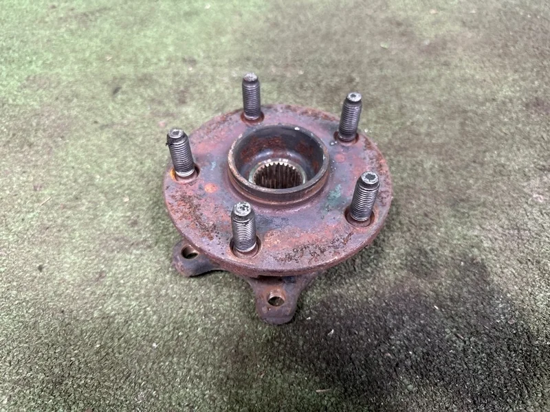 Ступица Lexus GS350 2012-2015 4356030030, передняя левая