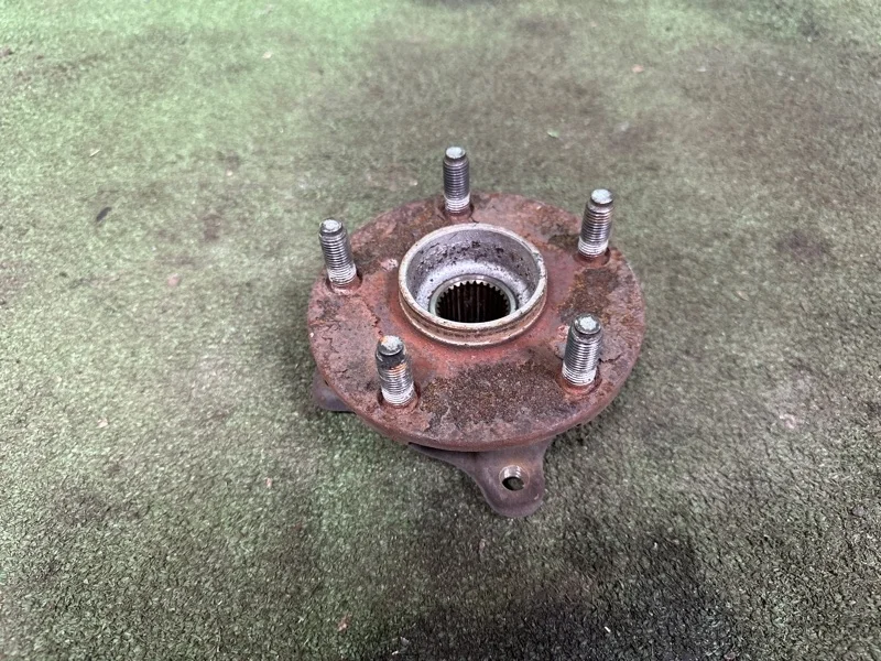 Ступица Lexus GS350 2012-2015 4356030030, передняя левая