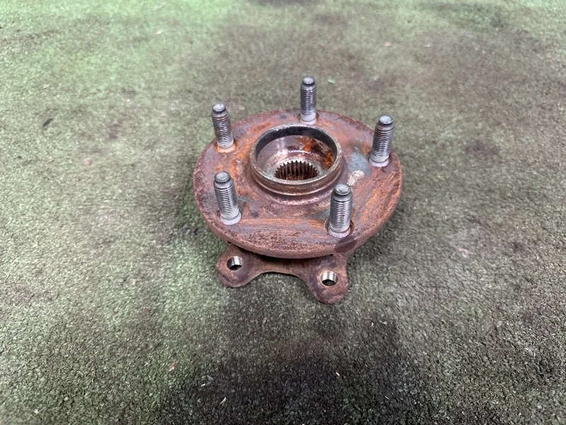 Ступица Lexus GS350 2012-2015 4356030030, передняя левая