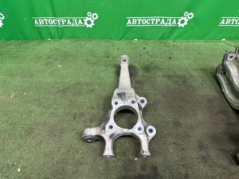 Кулак Lexus GS350 2012-2015 4320230050, передний левый