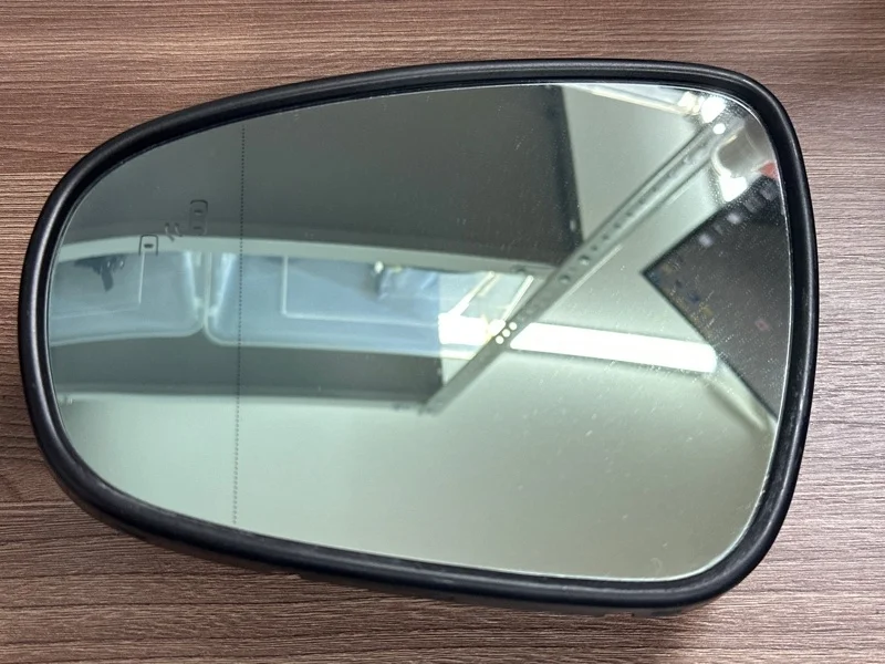 Зеркальный элемент Lexus Gs Es Is Ls 2012-2017 8796130E50, левый