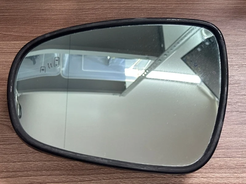Зеркальный элемент Lexus Gs Es Is Ls 2012-2017 8796130E50, левый