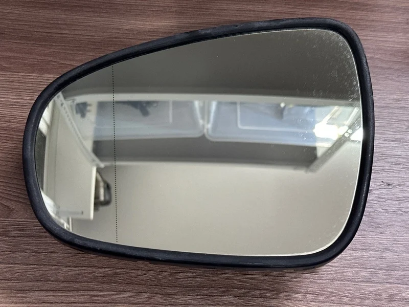 Зеркальный элемент Lexus Gs Es Is Ls 2012-2017 8796130D80, левый