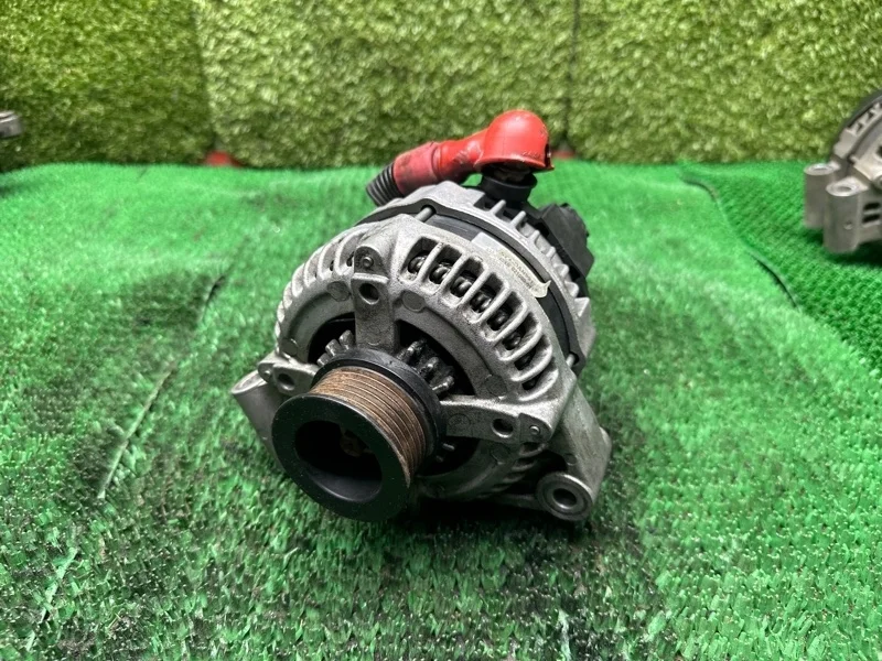 Генератор Land Rover Range Rover 2002-2008 LR124960