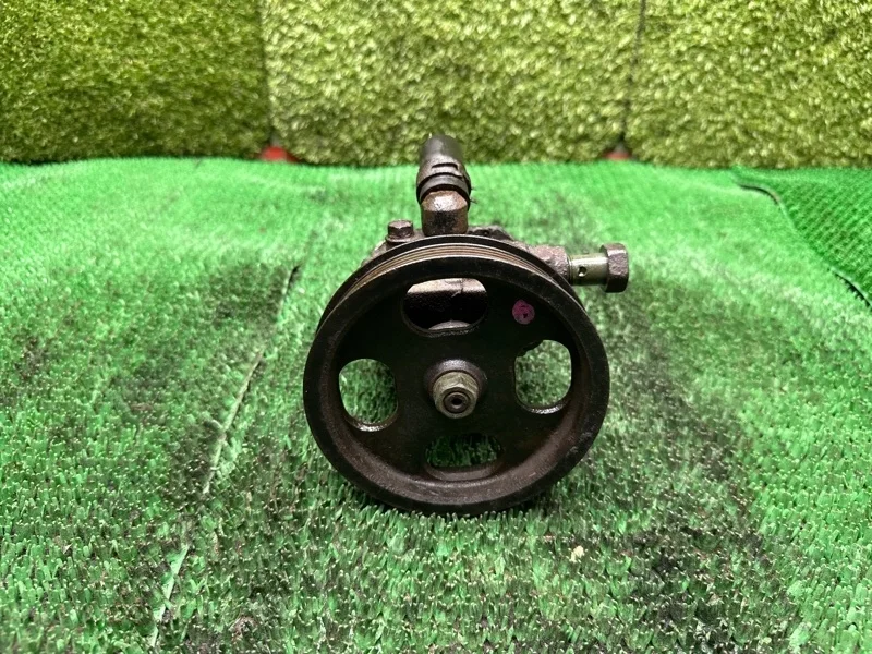 Насос ГУР Toyota Land Cruiser 100 1998-2002 4432060310 2UZ