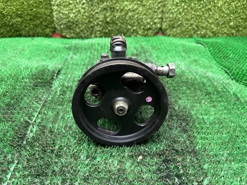 Насос ГУР Toyota Land Cruiser 100 1998-2002 4432060310 2UZ