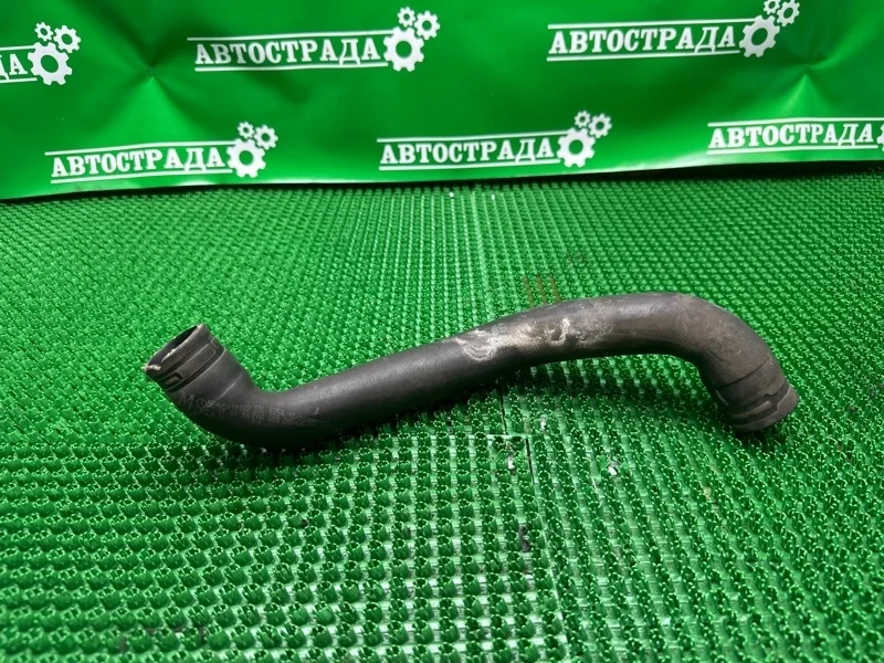 Патрубок системы охлаждения Mercedes A2465010182