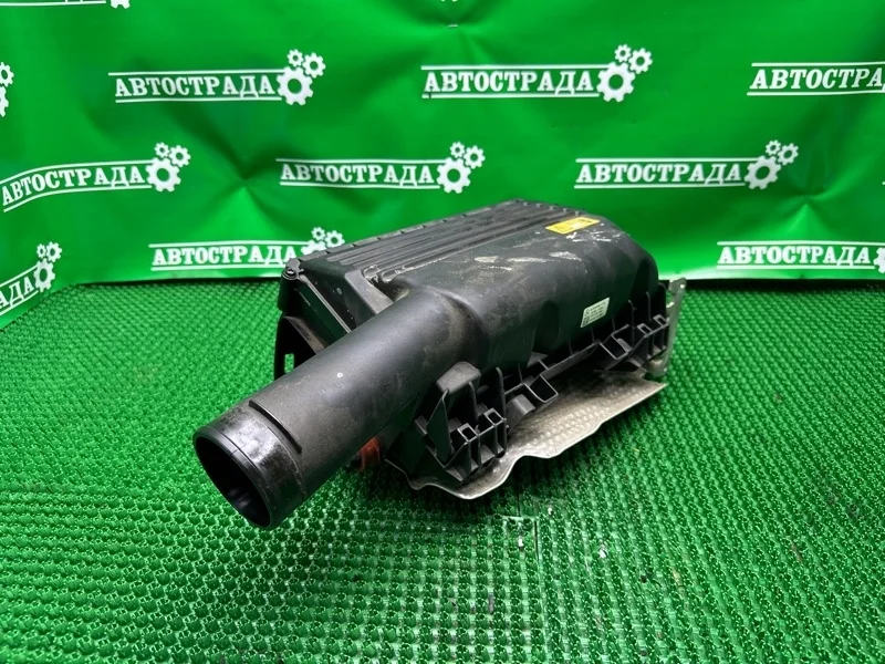 Корпус воздушного фильтра Mercedes 2010-2020 A2740901701