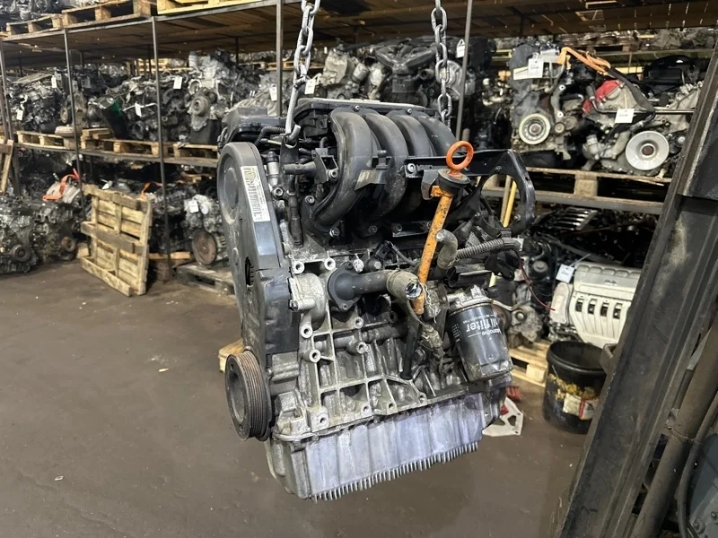 Двигатель Volkswagen 2005-2014 06A100043P BSE