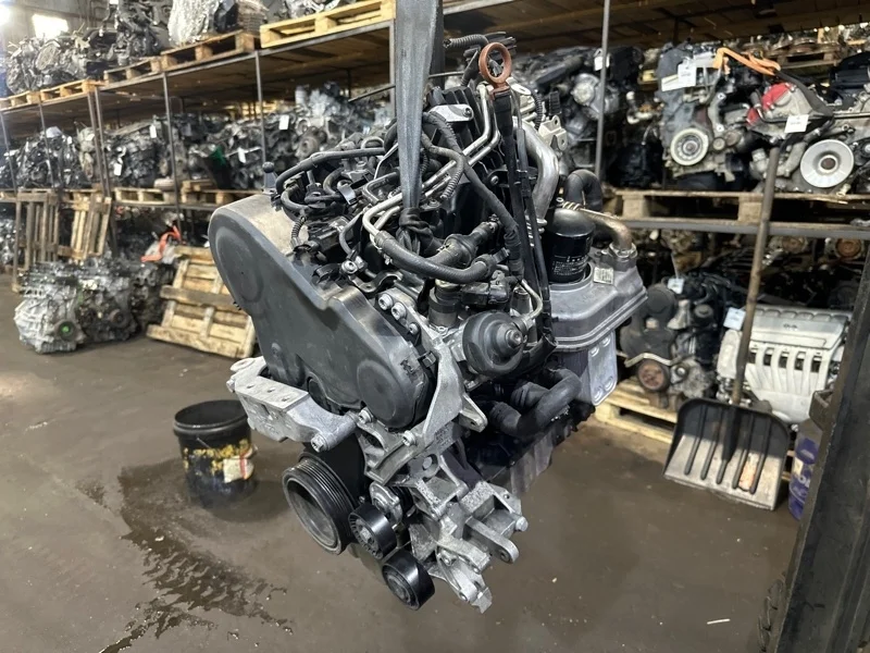 Двигатель Volkswagen 03L103373G CFC