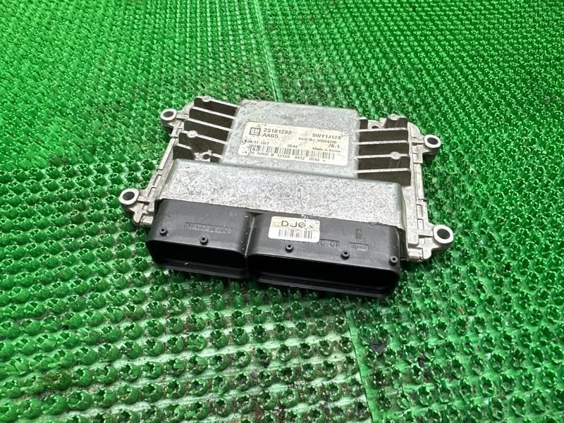 Блок управления двигателем Chevrolet Cruze 25181280
