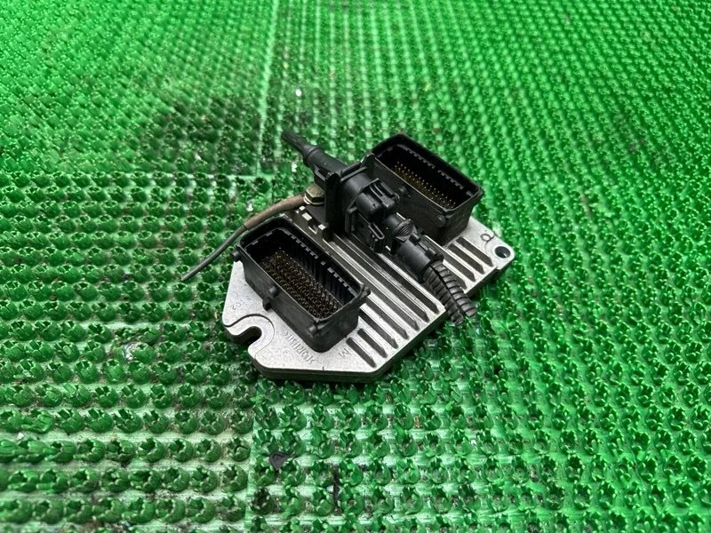 Блок управления двигателем Opel 55351702