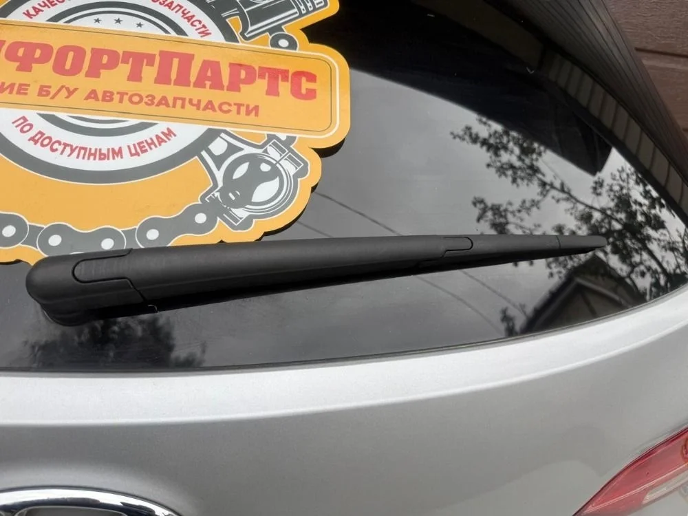 Поводок стеклоочистителя заднего Hyundai Santa Fe III (2012—2016)